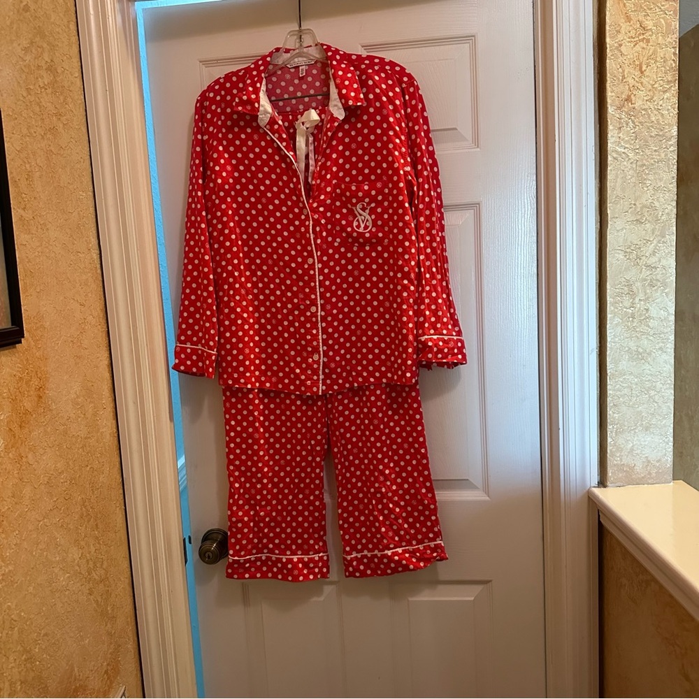 Victoria’s Secret Polka Dot Ladies Pajamas in Pink.  Size Medium.